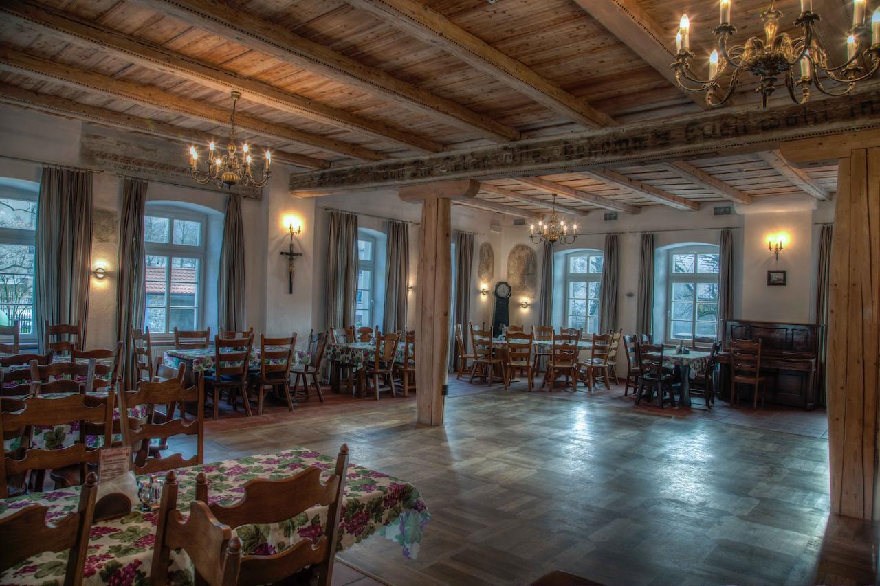 Karczma Belty Bed and Breakfast Glinno Exteriör bild