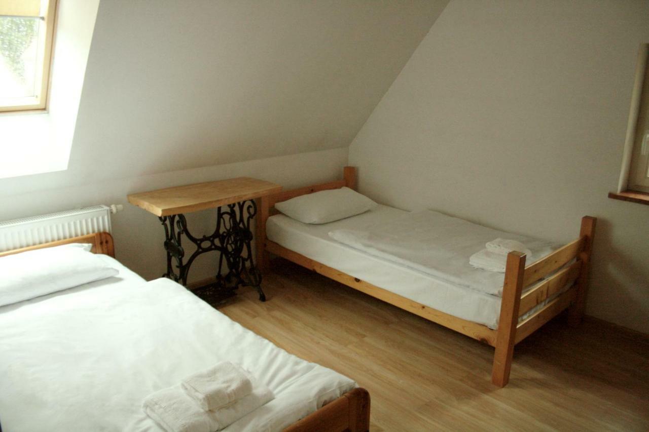 Karczma Belty Bed and Breakfast Glinno Exteriör bild
