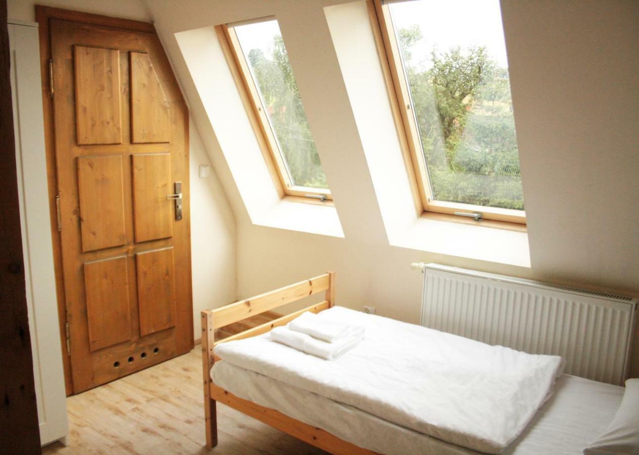Karczma Belty Bed and Breakfast Glinno Exteriör bild
