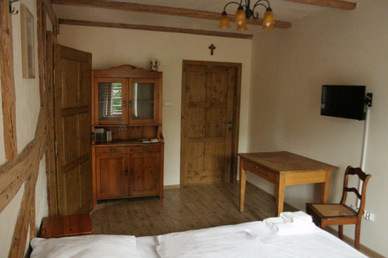 Karczma Belty Bed and Breakfast Glinno Exteriör bild